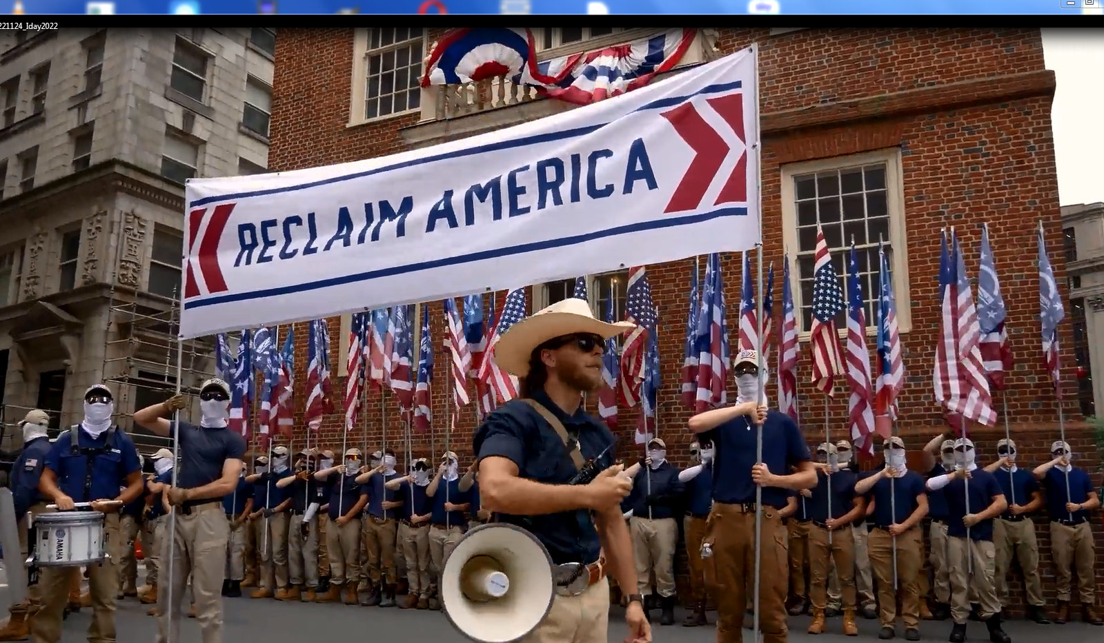 Patriot Front marschiert zum amerikanischen Unabhängigkeitstag durch Boston